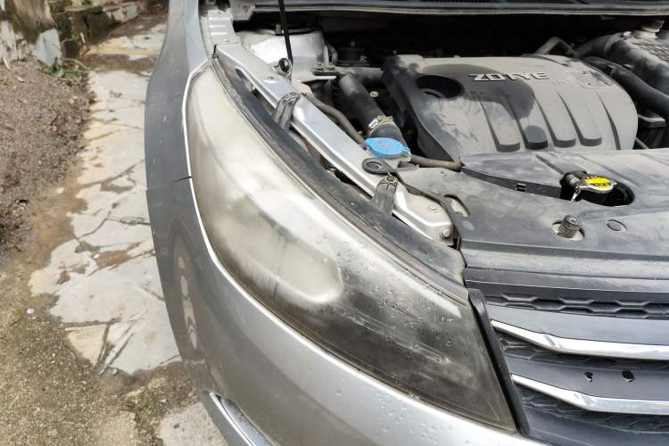 Used Zotye Z500 2015 1.5T Manual Luxury Model
