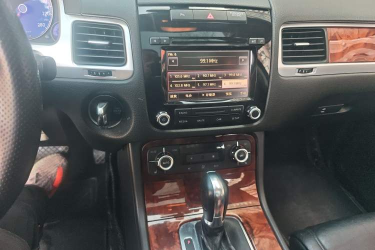 Used Volkswagen Touareg 2011 3.0 TSI Standard Version