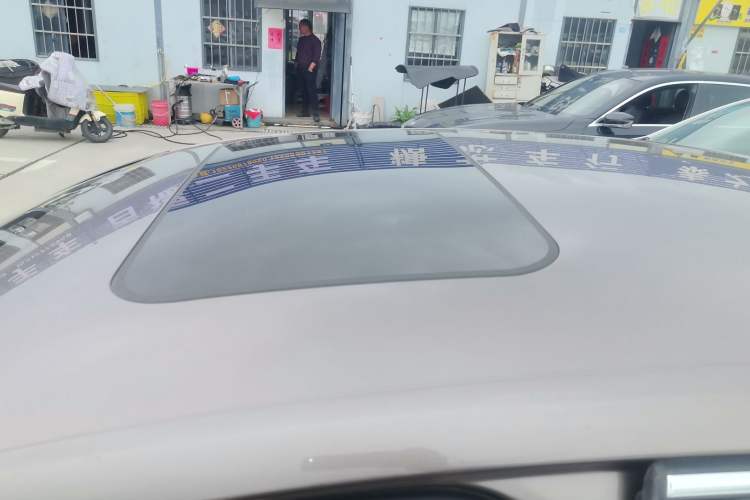 Used Volkswagen Magotan 2015 1.8TSI Luxury Model Roof