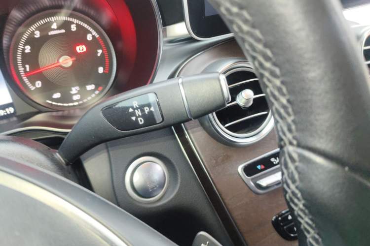 Used Mercedes-Benz GLC 2016 GLC 300 4MATIC Dynamic Model Gear Lever