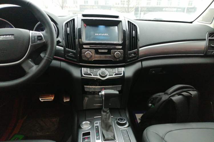 Used Haval H9 2016 2.0T Four-Wheel Drive Elite Version 7 Seats
