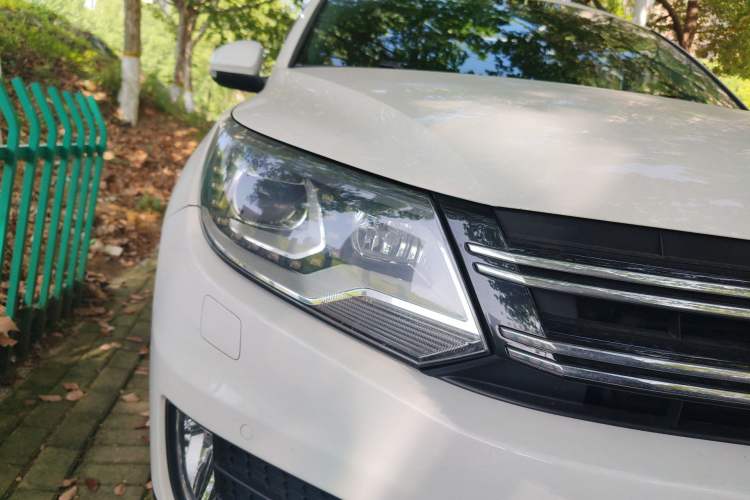 Used Volkswagen Tiguan 2015 2.0 TSI Automatic All-Wheel Drive Flagship Edition