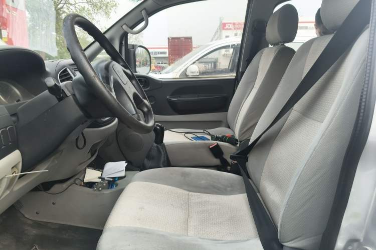 Used FORTHING Lingzhi 2013 V3 1.5L 7-Seater Standard Model II
