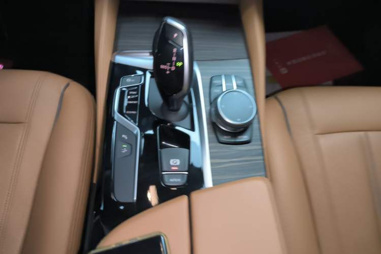 Used BMW 6 Series GT 2019 630i Luxury Design Package Gear Lever