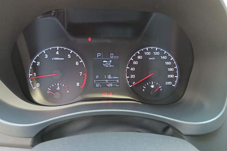 Used Hyundai Verna (new generation) 2016 1.4L Automatic Cool Edition GLS Instrument Cluster