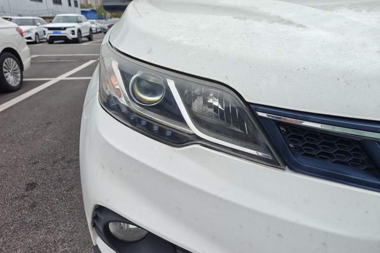 Used Soueast DX3 2016 1.5L Manual Luxury Model Right Front Headlight