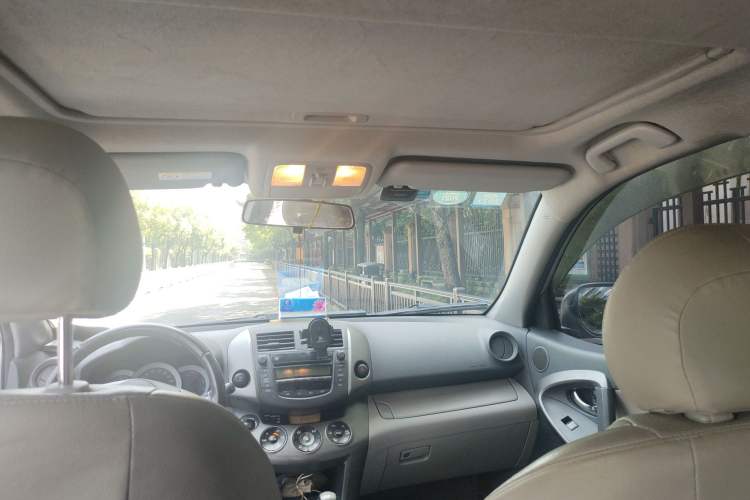 Used Toyota RAV4 2009 2.4L Automatic Luxury Edition
