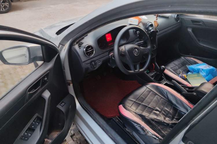 Used Volkswagen Jetta 2017 1.5L Manual Fashion Edition Driver Seat