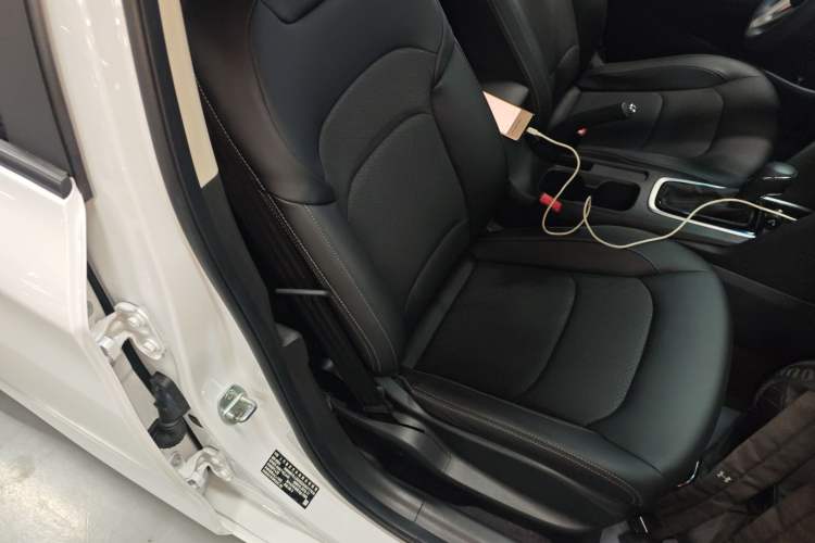 Used Chevrolet Cavalier 2019 320 Automatic Xinyue Edition Right Front Seat