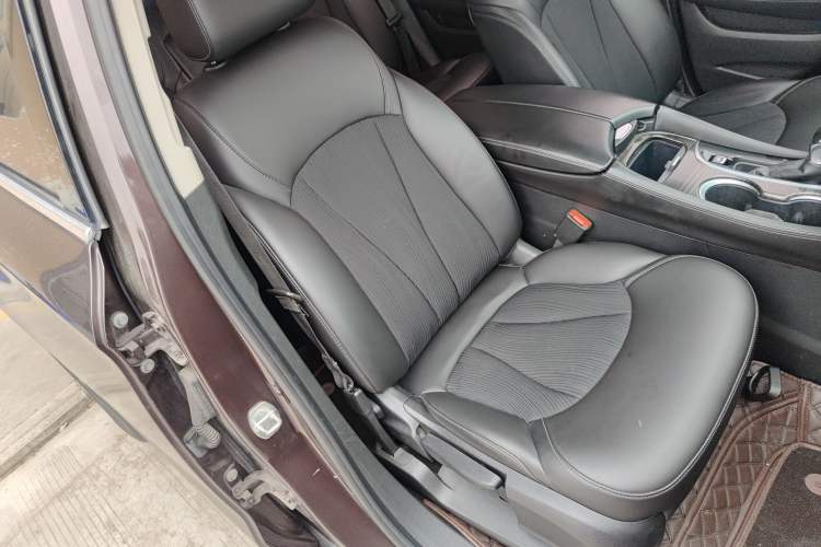 Used Buick Envision 2018 20T Two-Wheel-Drive Leading Model