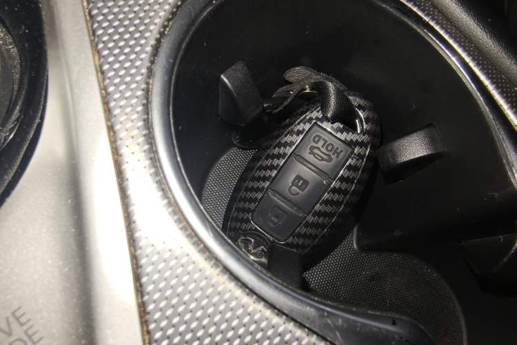 Used Infiniti Q50L 2018 2.0T Enjoyment Version China VI Standard Vehicle Key