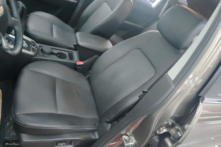 Used Chevrolet Captiva 2015 2.4L 4x4 Flagship Edition 7-Seater