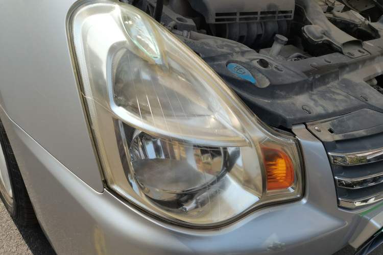 Used Nissan Sylphy 2009 1.6 XL Manual Luxury Sunroof Edition Right Front Headlight