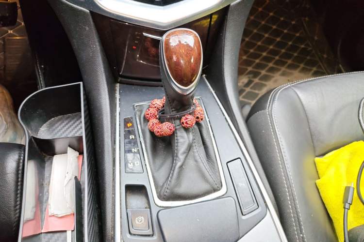 Used Cadillac SRX 2015 3.0L Elite Model Gear Lever