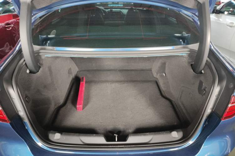 Used Jaguar XEL 2021 2.0T 200PS R-DYNAMIC Youth Sports Edition Trunk