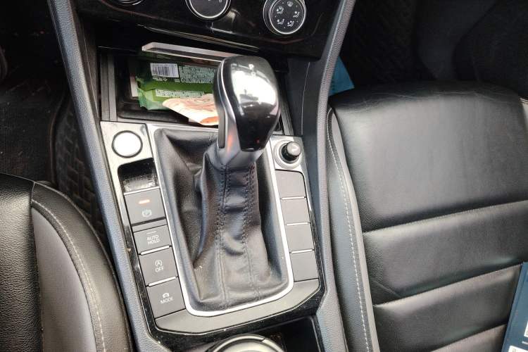 Used Volkswagen Sagitar 2019 200TSI DSG Comfort Version China VI Standard Gear Lever