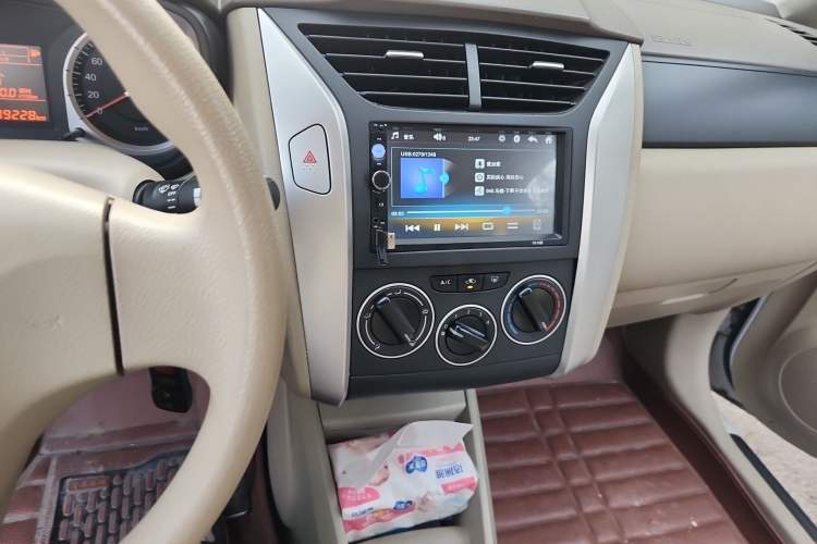 Used Venucia D50 2015 1.6L Manual Fashion Edition Audio And AC Panel