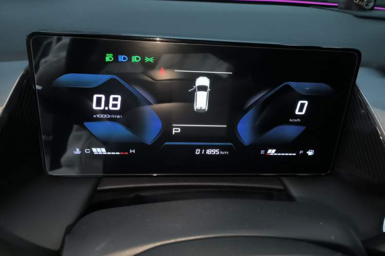 Used Dongfeng Aeolus Mage 2024 Honor Edition 1.5T Fashion Model
