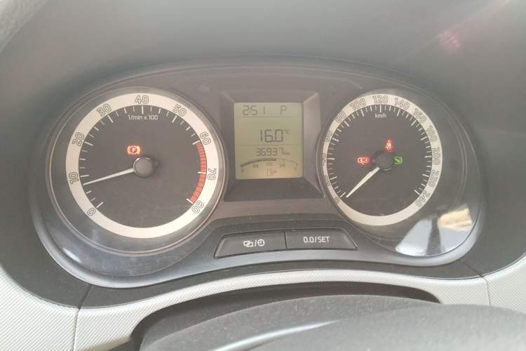 Used Skoda Fabia 2016 1.4L Automatic Car Enjoy Edition
