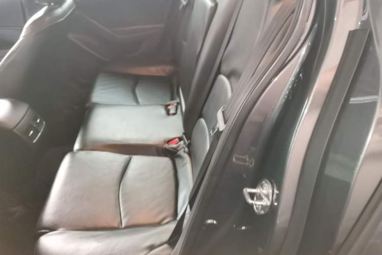 Used Mazda 3 Axela 2017 Sedan 1.5L Automatic Luxury Model Emission Standard China V
