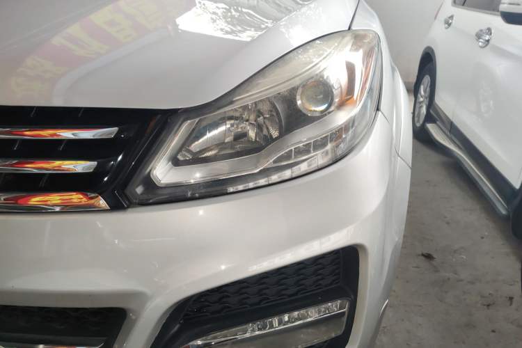 Used JMC Yusheng S350 2013 2.4T Automatic 2WD Diesel Luxury Edition 5 Seats