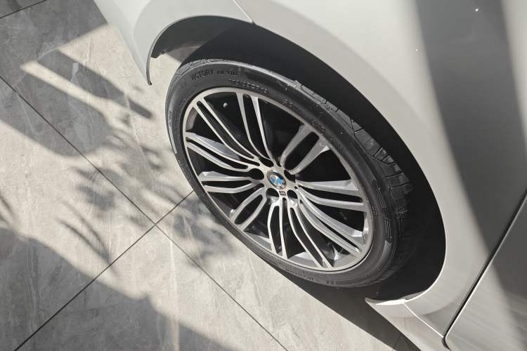 Used BMW 5 Series 2018 Facelifted 530Li xDrive M Sport Package