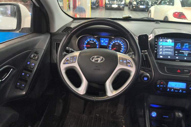 Used Hyundai ix35 2013 2.0L Automatic Two-Wheel Drive Smart GLS China IV Standard
