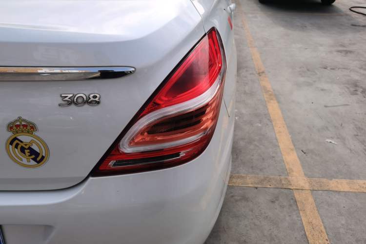 Used Peugeot 308 2014 Enjoy Edition Classic 1.6L Manual YouShang Model
