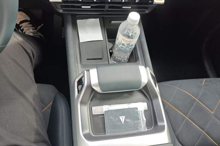 Used Deepal G318 2025 Worry-Free Adventure Edition Four-Wheel Drive Secret Realm Version
