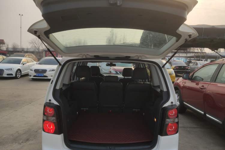 Used Volkswagen Touran 2014 1.4T DSG 30th Anniversary Edition
