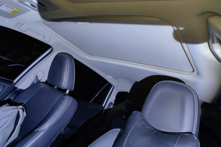 Used Toyota RAV4 2016 2.0L CVT Two-Wheel Drive Smart Edition China V Standard Headliner