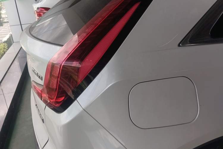 Used Cadillac XT4 2018 28T Two-Wheel Drive Leading Version