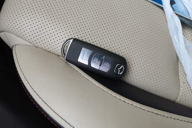 Used Mazda 3 Axela 2014 Sedan 2.0L Automatic Sport Model Vehicle Key