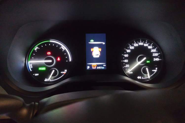 Used Toyota Sienna 2026 Model 2.5L Dual-Engine Four-Wheel-Drive Premium Edition