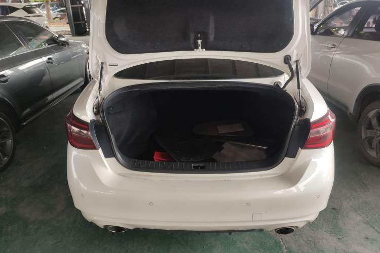 Used Infiniti Q50L 2018 2.0T Enjoyment Edition China V standard
