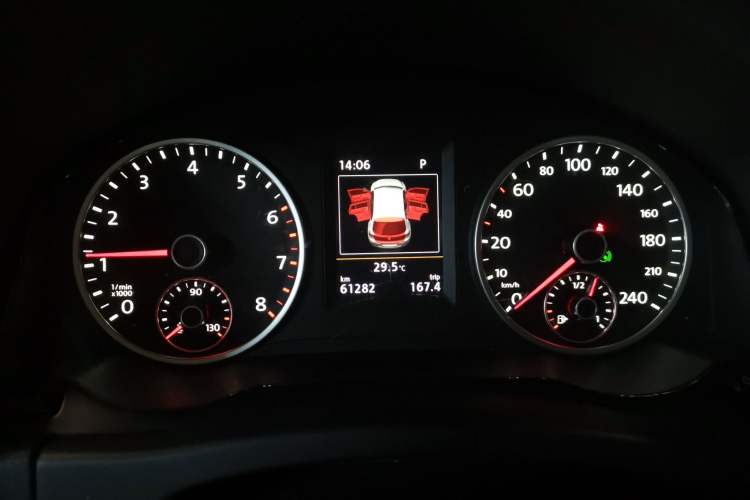 Used Volkswagen Tiguan 2015 2.0 TSI Automatic All-Wheel Drive Flagship Edition Instrument Cluster