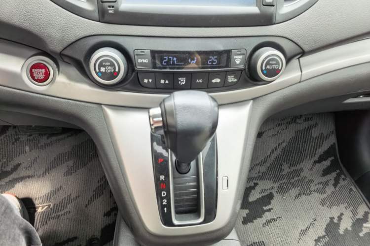 Used Honda CR-V 2012 2.4L four-wheel drive luxury version Gear Lever