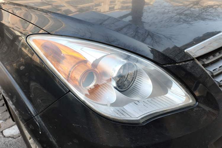 Used JMC Yusheng S350 2011 2.4T Two-Wheel-Drive Luxury 5-Seater Right Front Headlight