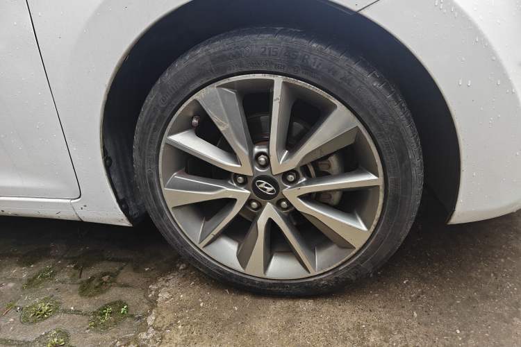 Used Hyundai Elantra (5th Generation / Langdong) 2015 1.6L Automatic Luxury Model
