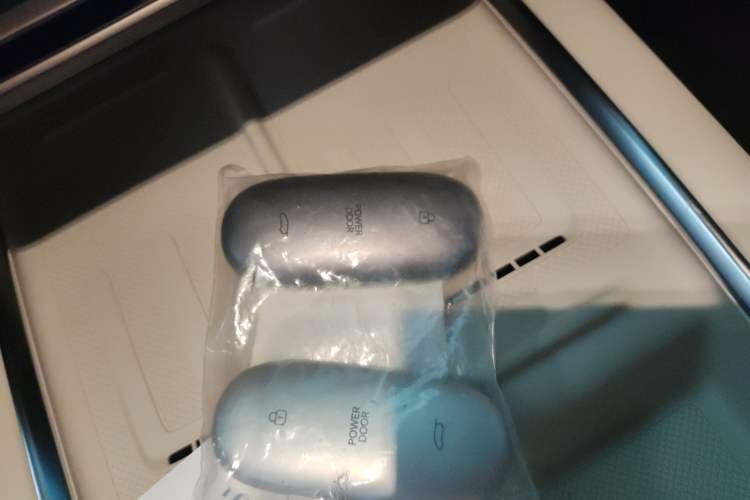 Used Li Auto MEGA 2024 Ultra Model
