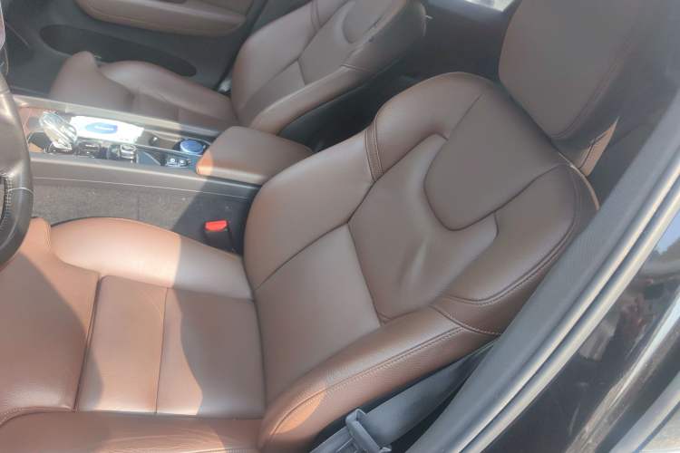 Used Volvo XC60 2022 B5 4x4 Smart Luxury Edition