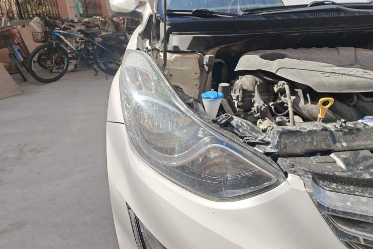 Used Hyundai Elantra (5th Generation / Langdong) 2013 1.6L Automatic Luxury Model Right Front Headlight
