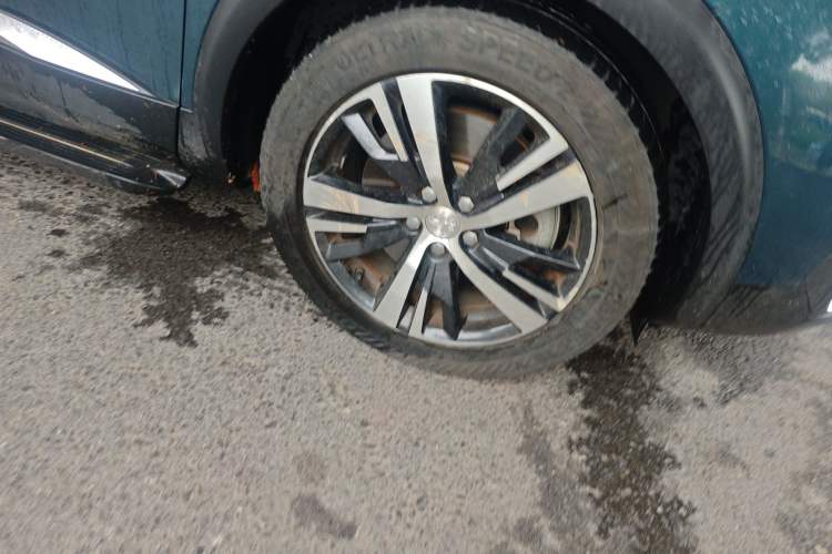 Used Peugeot 5008 2017 350THP 7-Seater Elite Edition Right Front Wheel Hub