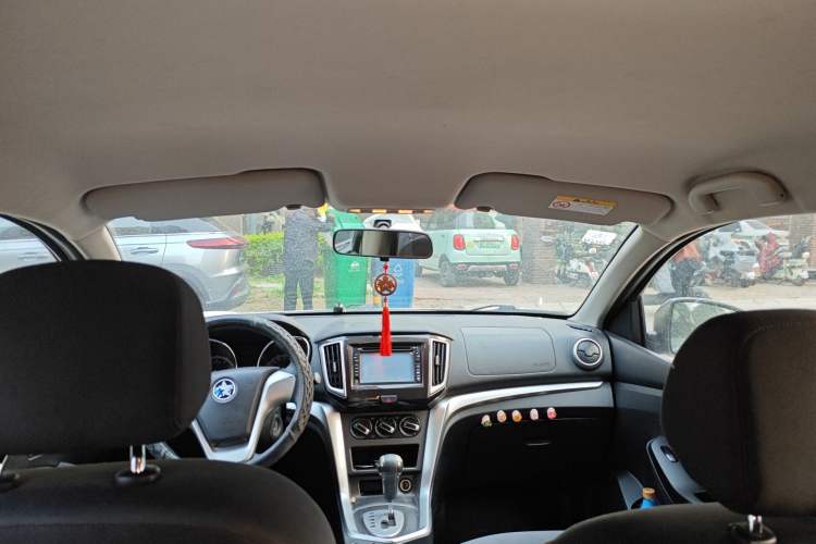 Used Venucia T70 2015 2.0L CVT Smart Choice Edition Headliner