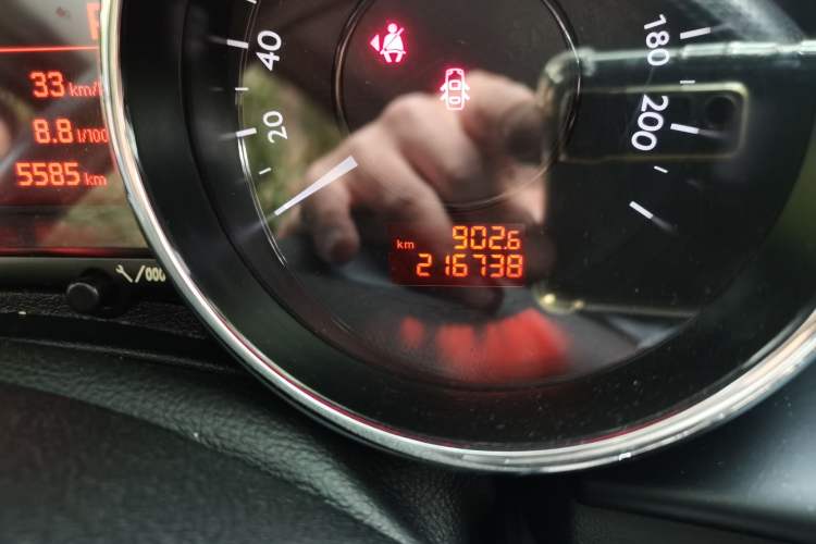 Used Peugeot 3008 2015 2.0L Automatic Classic Edition