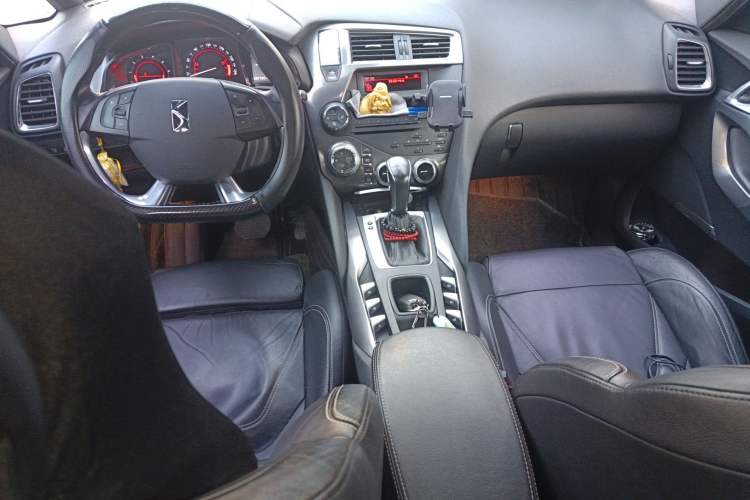 Used DS 5 2012 1.6T Elegant Edition
