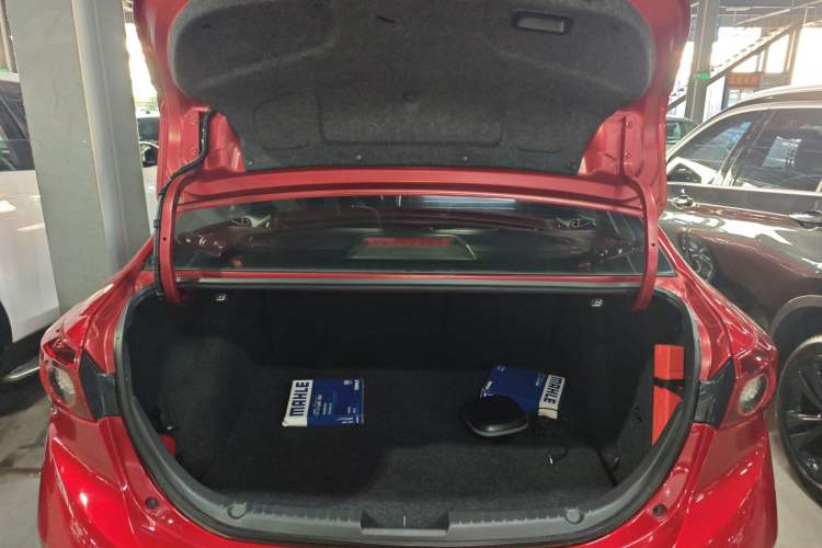 Used Mazda 3 Axela 2016 Sedan 1.5L Automatic Luxury Model