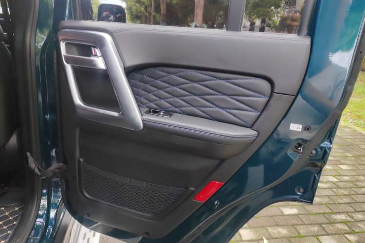 Used BAIC Off-Road BJ40 2019 Updated Version 2.0T Automatic All-Wheel Drive Urban Hunter Edition Premium China V Emission Standard