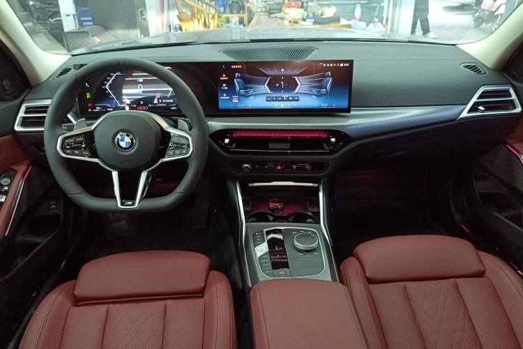 Used BMW 3 Series 2025 330Li M Sport Shadowline Package Center Console