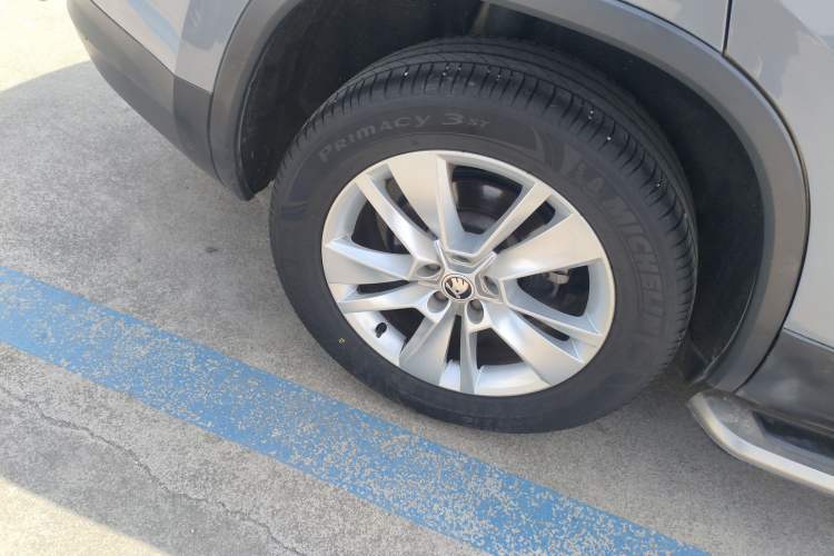 Used Skoda Kodiaq 2017 TSI330 5-Seat Two-Wheel Drive Luxury Edition Right Rear Wheel Hub